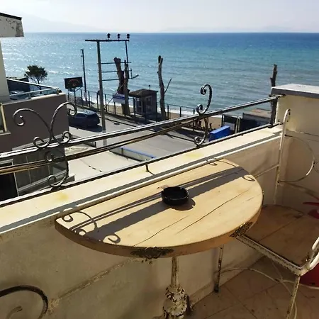 Beachfront Flat Апартаменты