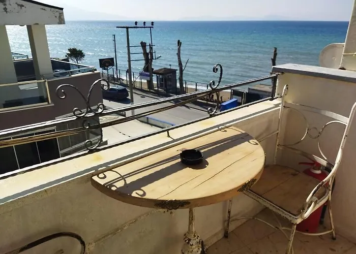 Beachfront & Panoramic Views In Apartmán