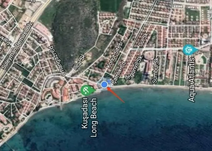 Beachfront & Panoramic Views In דירה *