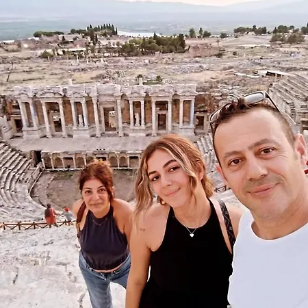 Denize Ve Plaja Sıfır, Afife *