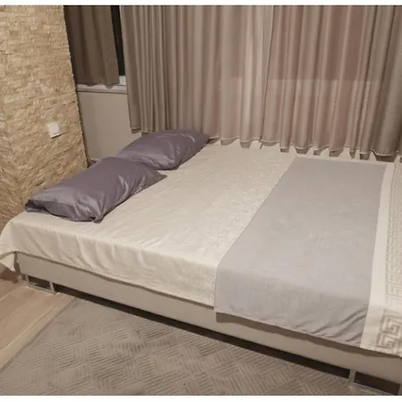 דירה Kusadasi Denize Ve Plaja Sifir, Afife Apart *
